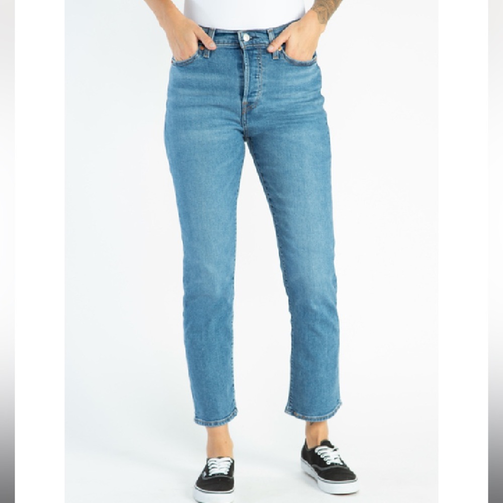 LEVI’S✨ Women’s Wedgie Straight Jeans - Size 29